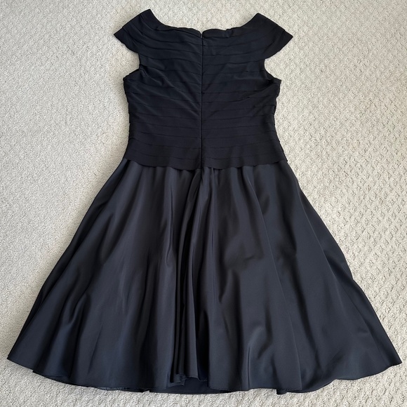 Jessica Howard Black Fit & Flare Formal Cocktail Dress Size 14P Formal Feminine - Picture 7 of 13